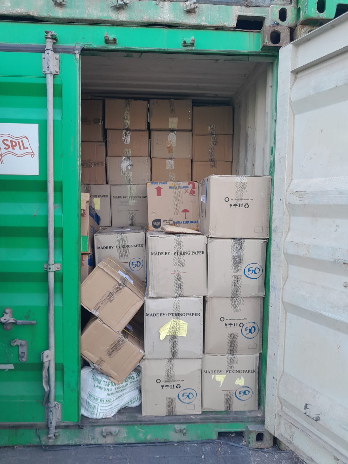 Proses Seal kontainer tujuan Makassar
